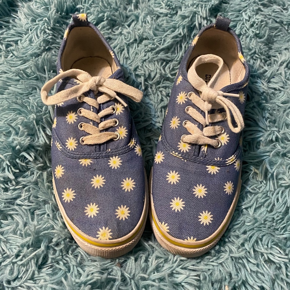 Daisy sneakers